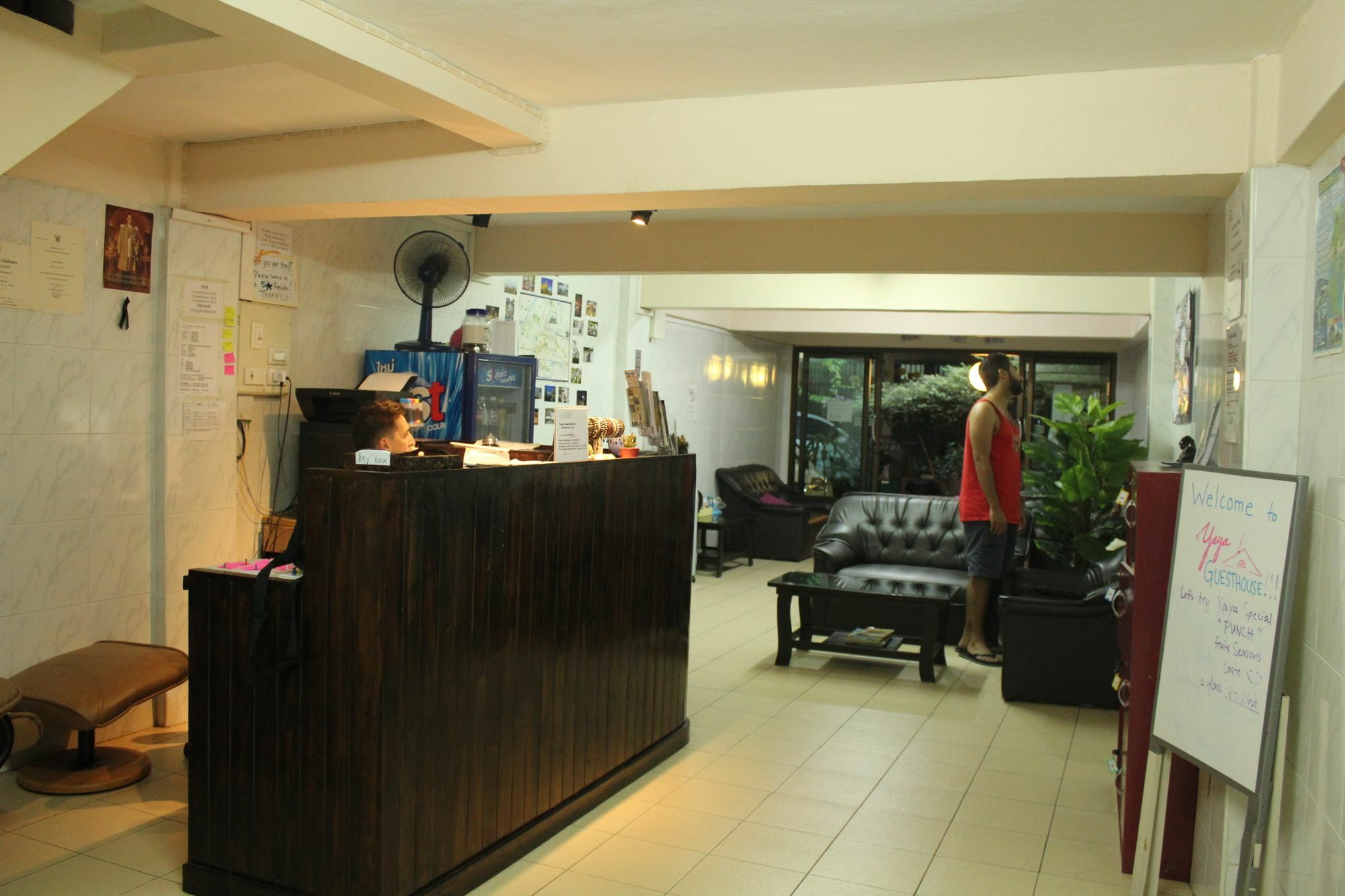 Yaya Guesthouse Bangkok Exterior foto